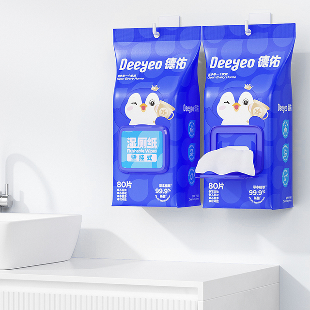 Toallitas h&uacute;medas para inodoro con descarga de agua montadas en la pared